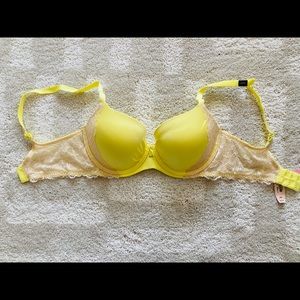 NWT! Victoria’s Secret Dream Angels Bra 34D